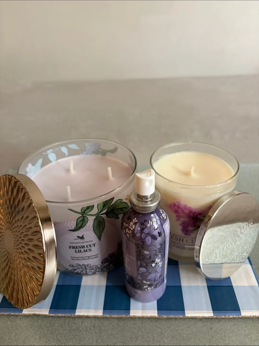 BBW Fresh Cut Lilacs - Picture 4 of 5